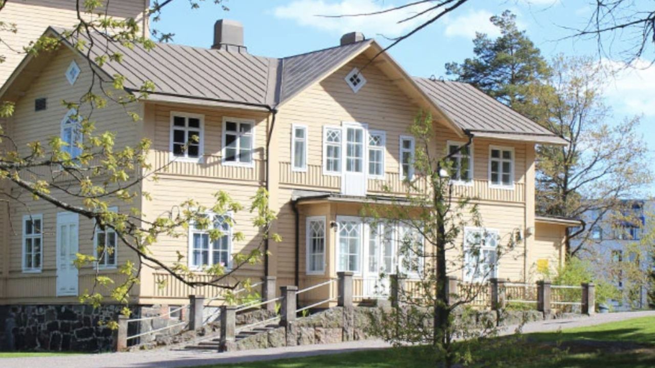 Ilmanvaihdon täydentäminen historiallisessa Vuosaaren kartanossa